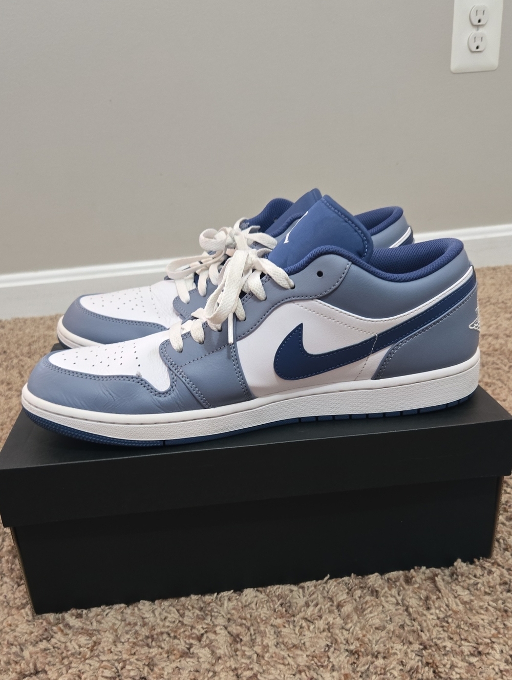 Nike Air Jordan 1 Low "Ashen Slate" - Picture 7 of 15
